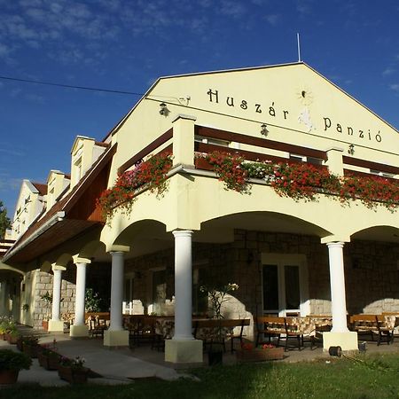 Bed and Breakfast Huszar Panzio Es Etterem Шарошпатак Екстер'єр фото